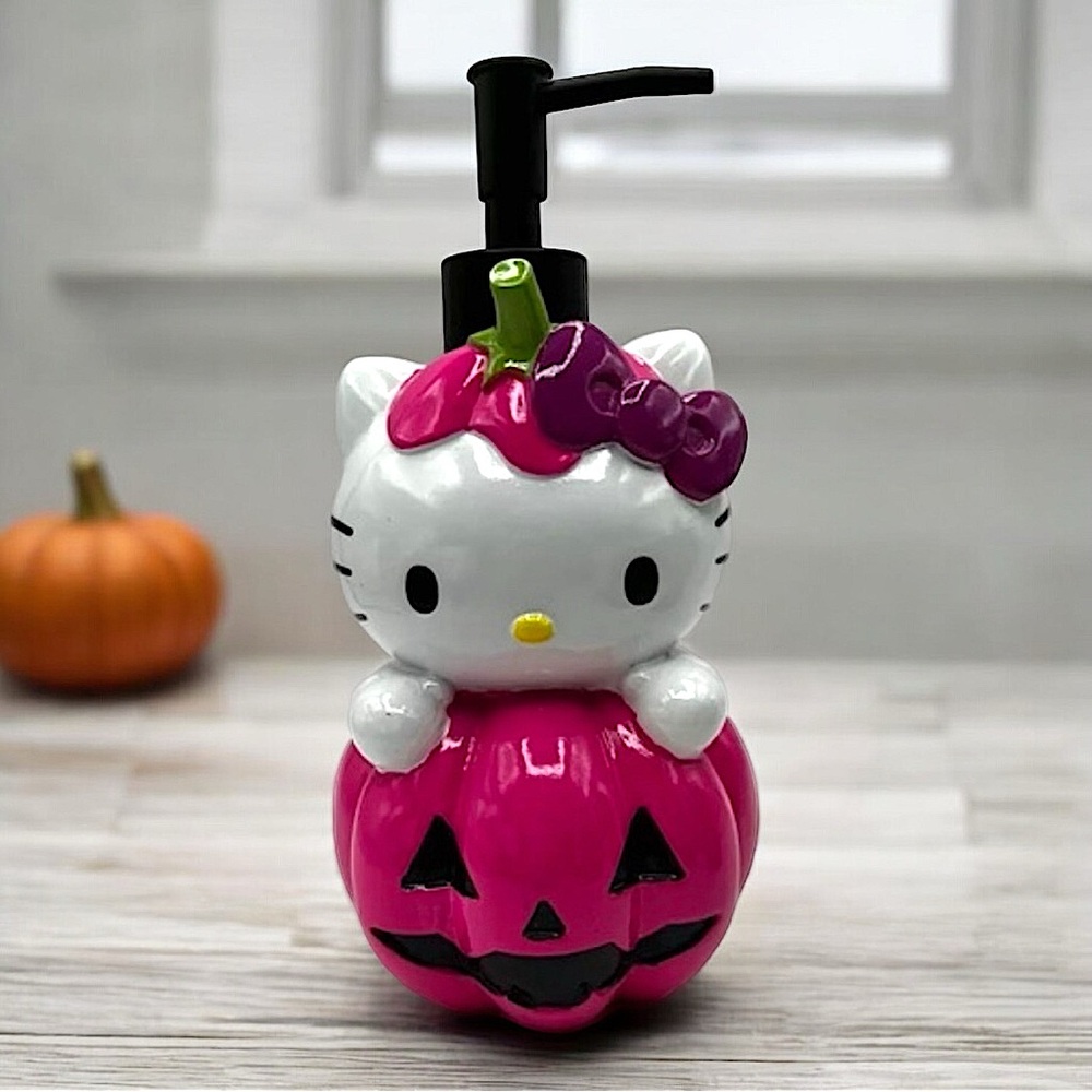 Hello Kitty Halloween Pink Pumpkin Soap Lotion Dispenser 🎀🎃